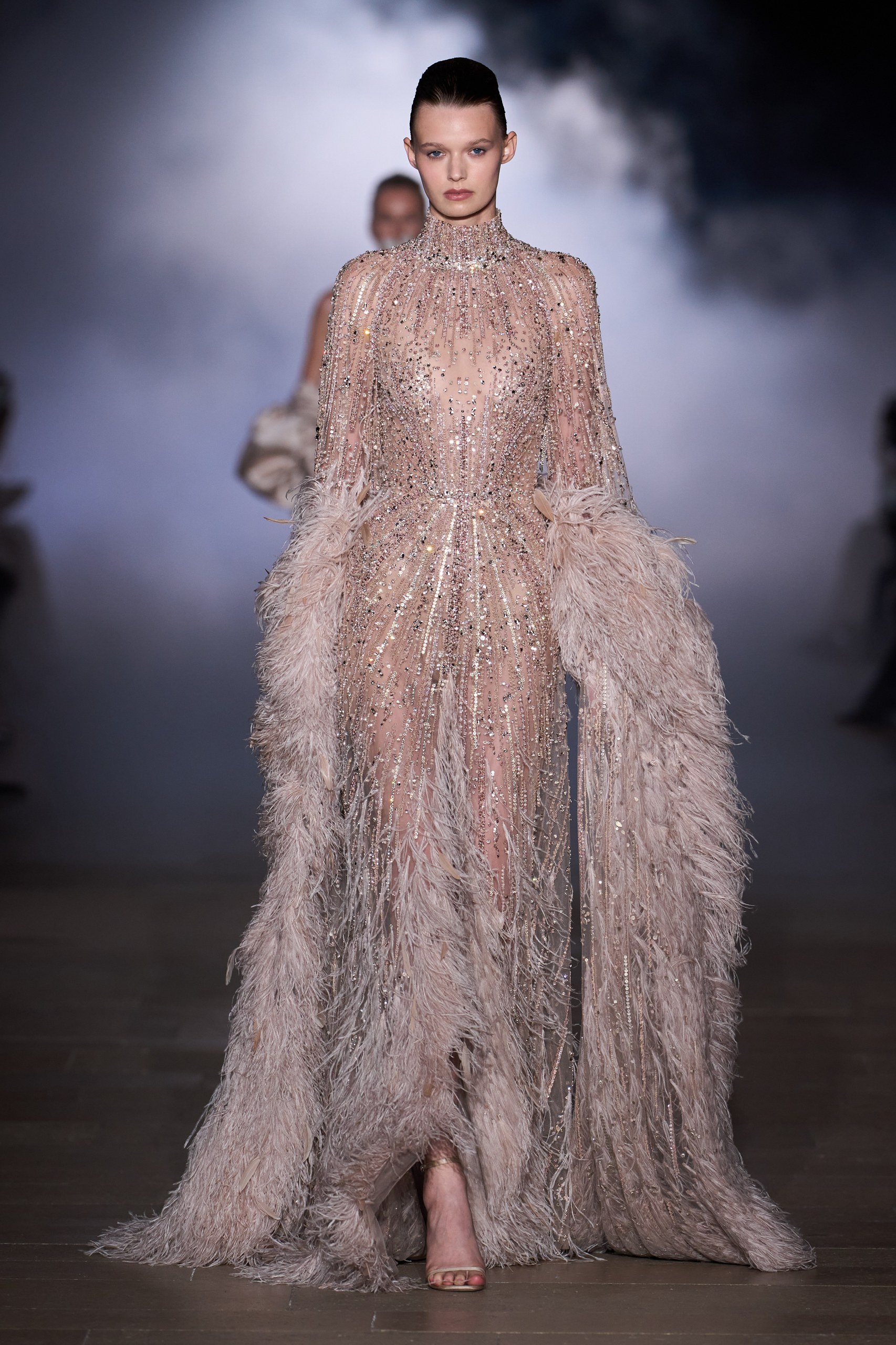 ズハイル ムラド(Zuhair Murad)2026-27年秋冬オートクチュール:妖精と魔女のあいだに立つ、統べる女性 28 zuhair murad hc fw26 look 23