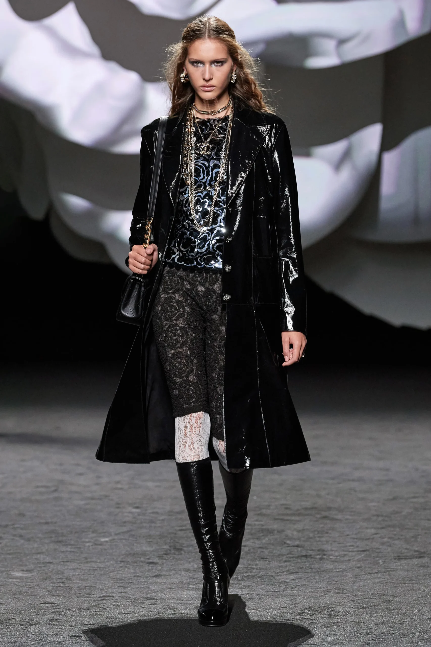 シャネル（CHANEL）2023年秋冬コレクション | 小松菜奈と菅田将