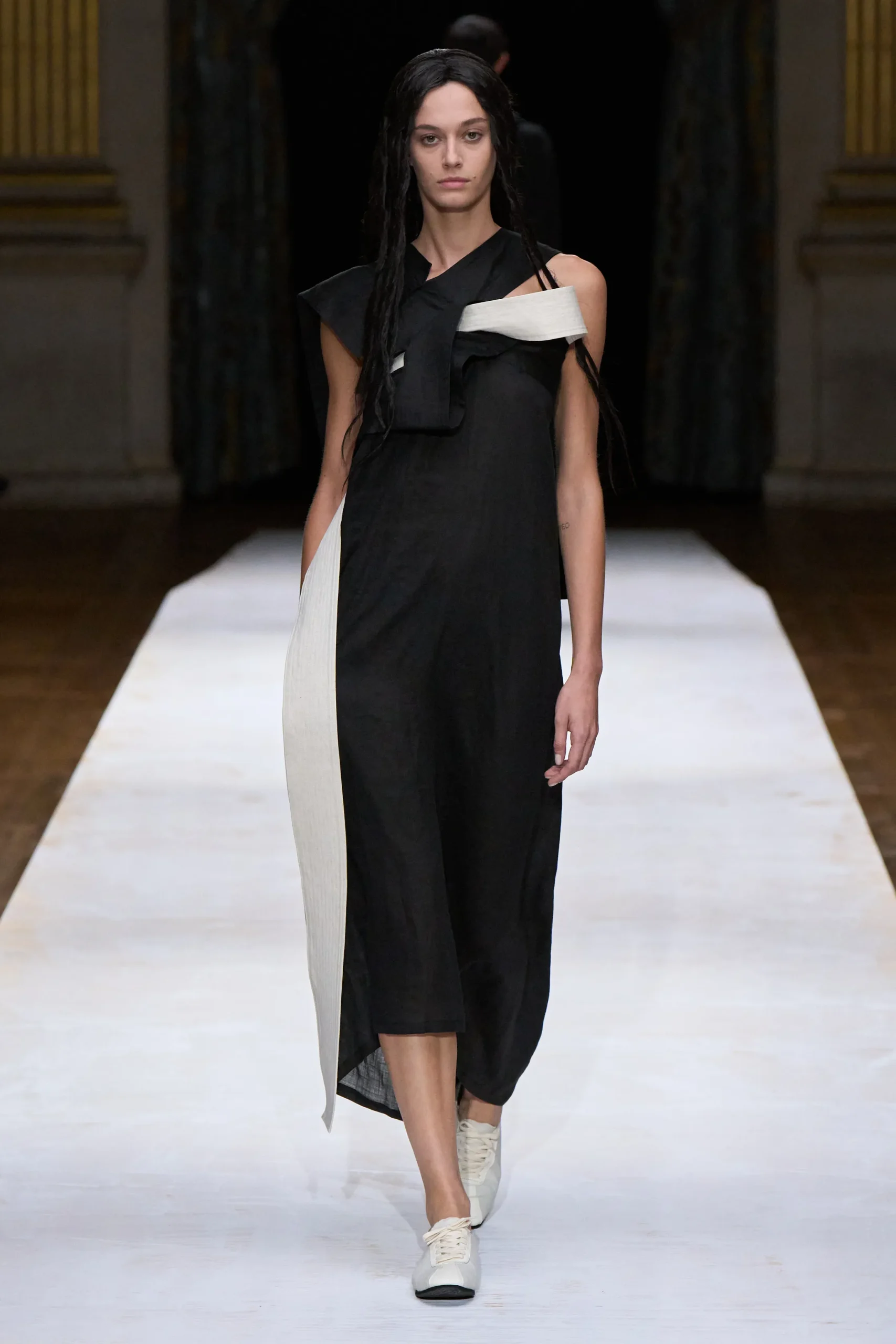 00020-yohji-yamamoto-spring-2024-ready-to-wear