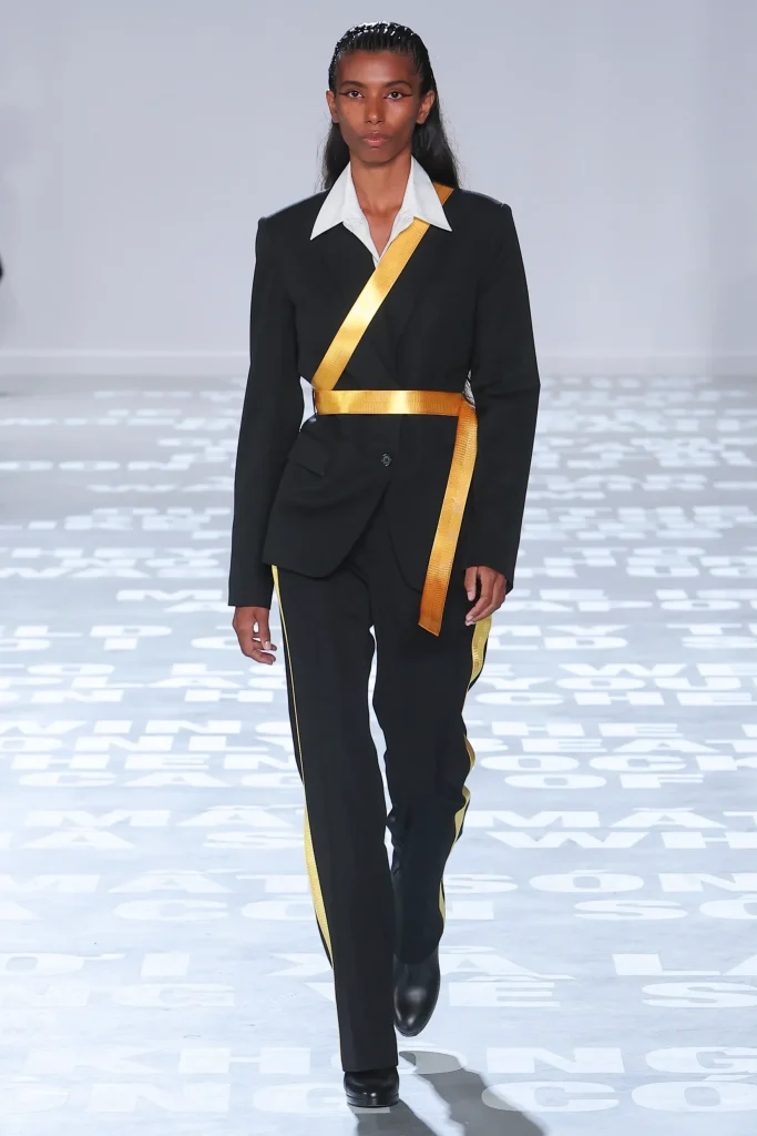 2024年春夏 ニューヨークファッションウィーク総まとめ①|コーチ、ラルフローレン、マイケルコースなど 56 00021 helmut lang spring 2024 ready to wear credit brand scaled 1