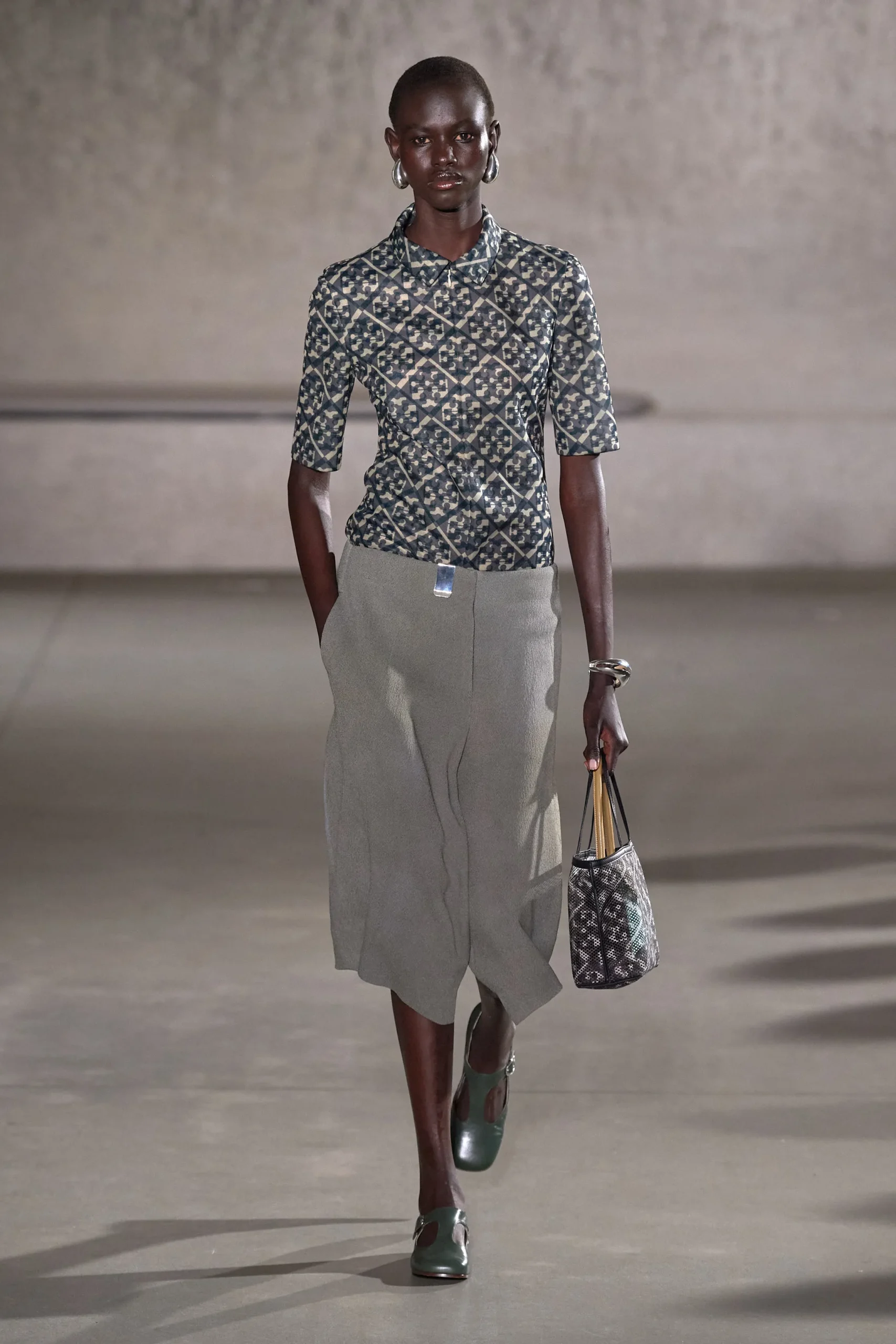 00027 Tory Burch Collection Spring 2024 Ready To Wear   00027 Tory Burch Collection Spring 2024 Ready To Wear  Scaled.webp