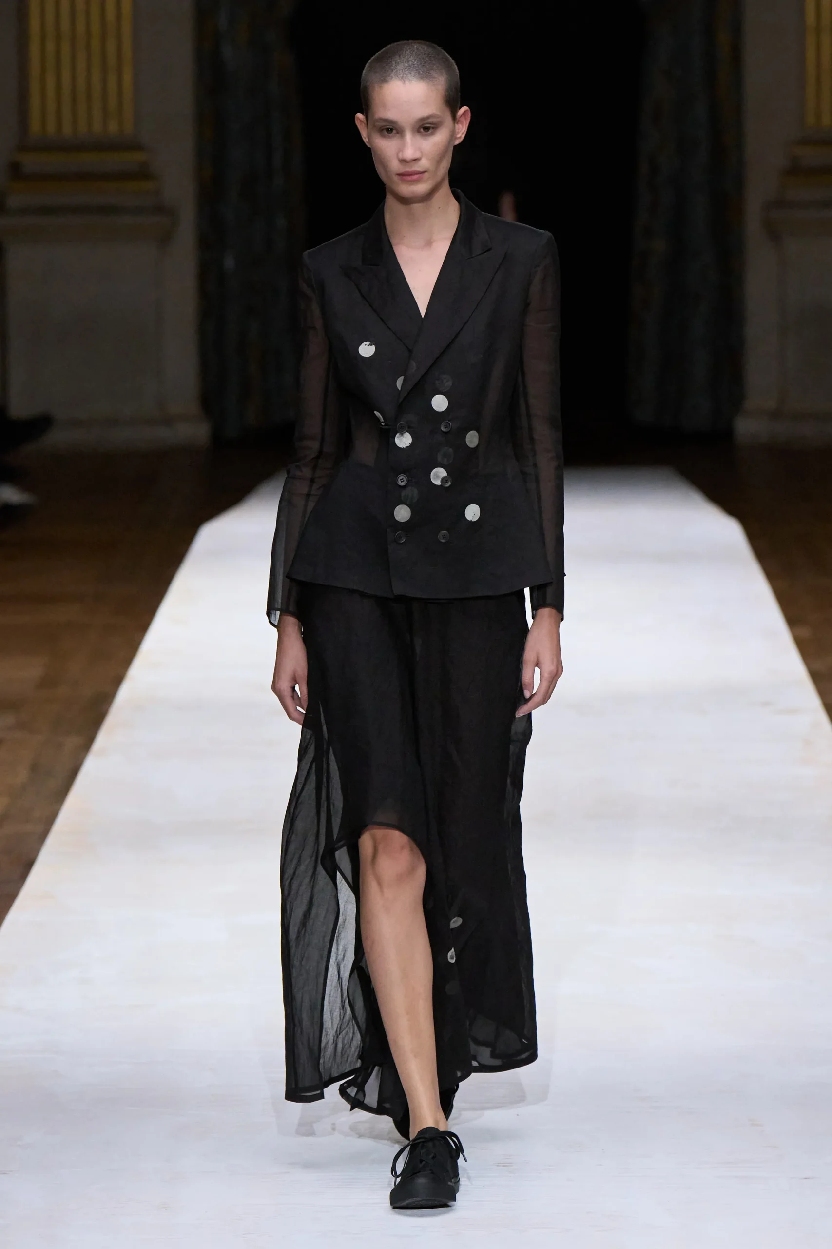 00035-yohji-yamamoto-spring-2024-ready-to-wear