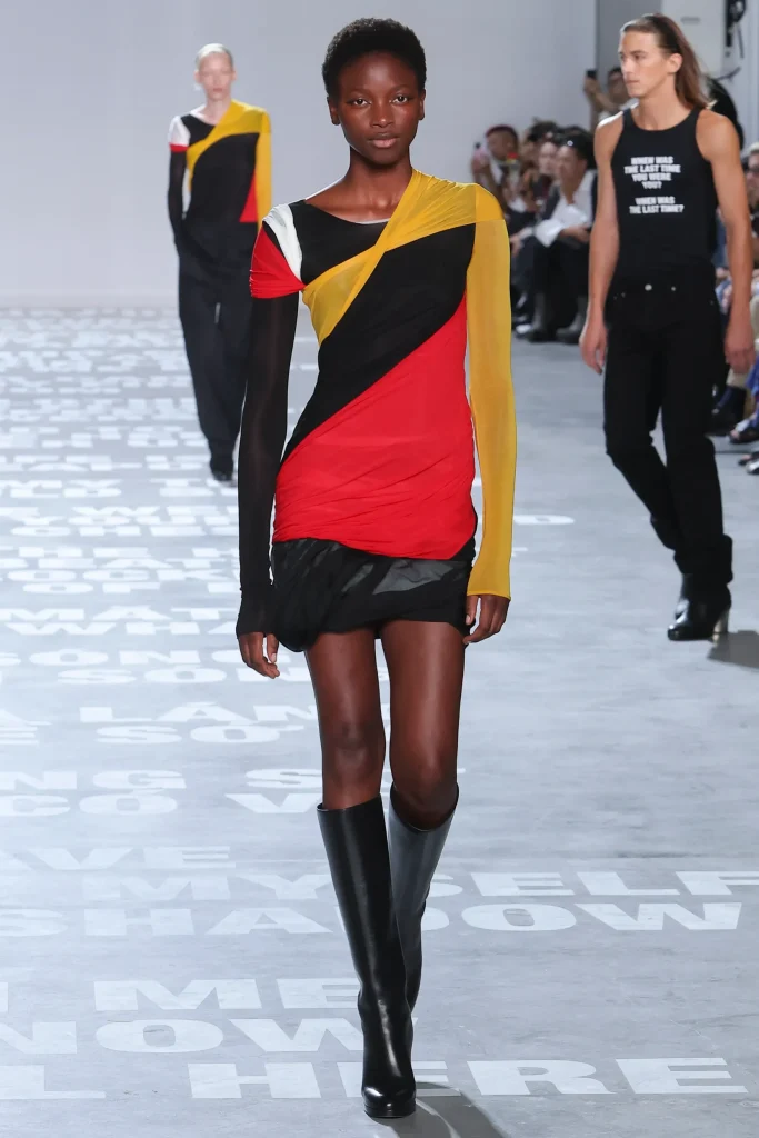 2024年春夏 ニューヨークファッションウィーク総まとめ①|コーチ、ラルフローレン、マイケルコースなど 58 00045 helmut lang spring 2024 ready to wear credit brand scaled 1