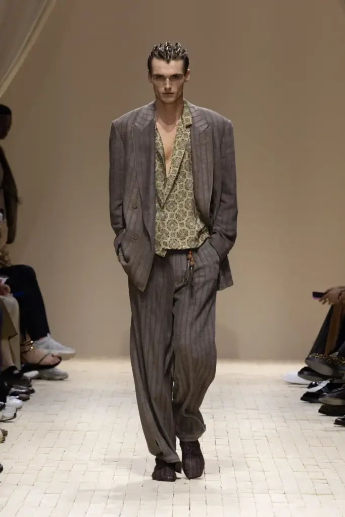 エンポリオ アルマーニ(Emporio Armani)、2026年秋冬シーズンよりメンズショーをミラノ・ウィメンズ・ファッションウィークへ移行へ 5 72701 635 ccff9685c41e1c777e11a9e04ccc2824 1800x2700 1