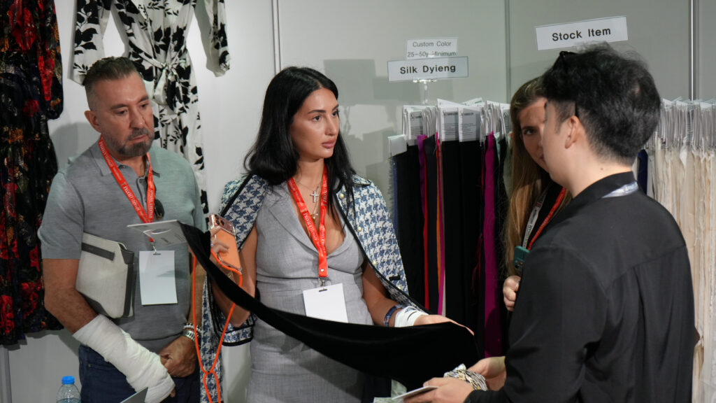 湾岸地域最大の『国際アパレル&テキスタイルフェア 2025ドバイ(IATF 2025)』が開催し、世界30カ国以上の出展者が集結 7 DSC01483