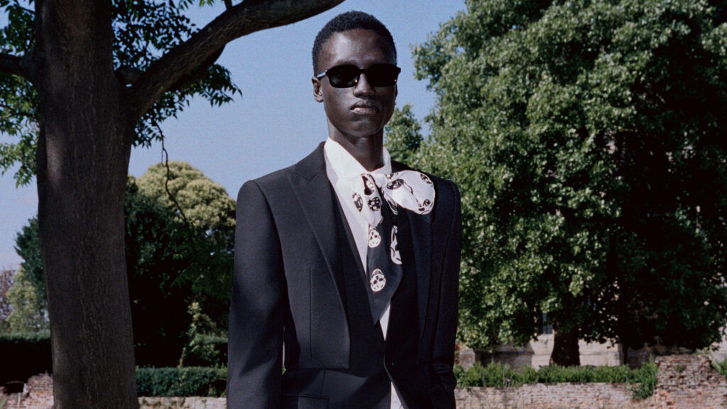 McQUEEN SS26 PRE CO HERO 1920 X 1080 24