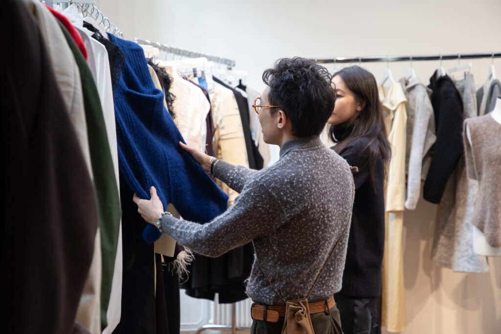 東京発ブランドの国際的飛躍を後押しする「TOKYO FASHION AWARD」、パリでショールームとポップアップを実施 11 48A0220