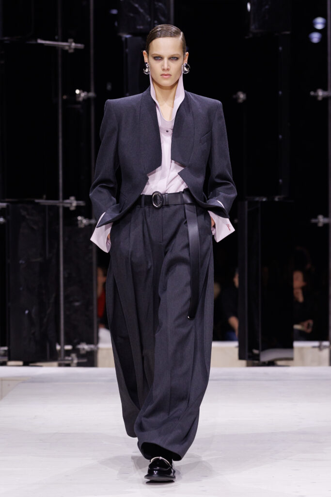 GIVENCHY FW26 WOMAN SHOW LOOK 03