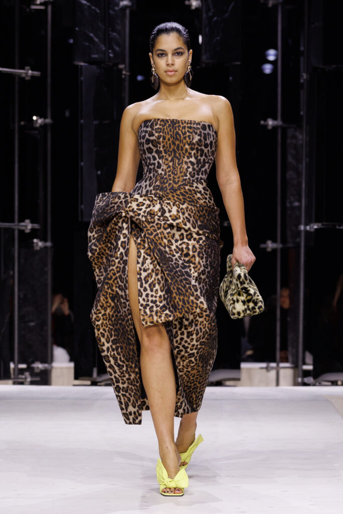 GIVENCHY FW26 WOMAN SHOW LOOK 22