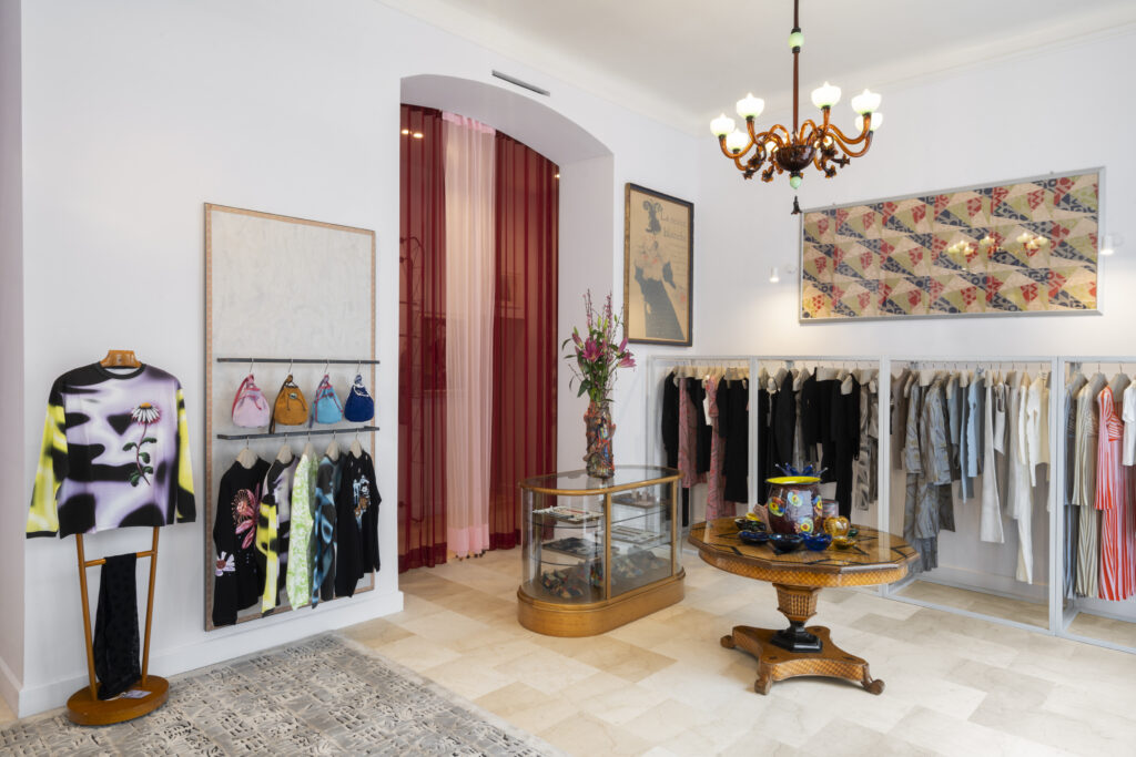 マッカパーニ(Maccapani)、2026年秋冬コレクション発表と共に、旗艦店「スパツィオ・マッカパーニ」をオープン 8 Maccapani Sapzio Lorenzo Capelli 01