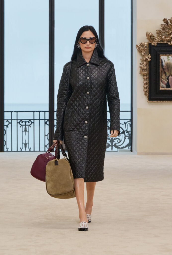 シャネル(Chanel)2026/27年 クルーズコレクション: マチュー・ブレイジーがビアリッツに描いた「海辺のフォークロア」 41 chanel chanel cruise 2026 27 look 58 1 HD