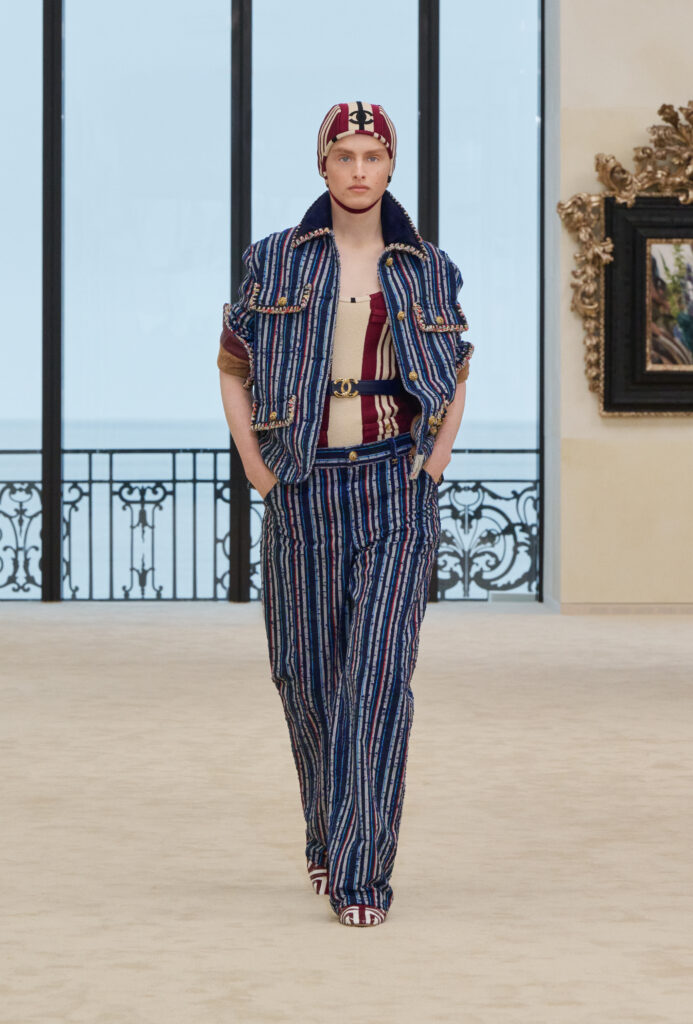 シャネル(Chanel)2026/27年 クルーズコレクション: マチュー・ブレイジーがビアリッツに描いた「海辺のフォークロア」 29 chanel chanel cruise 2026 27 look 9 1 HD