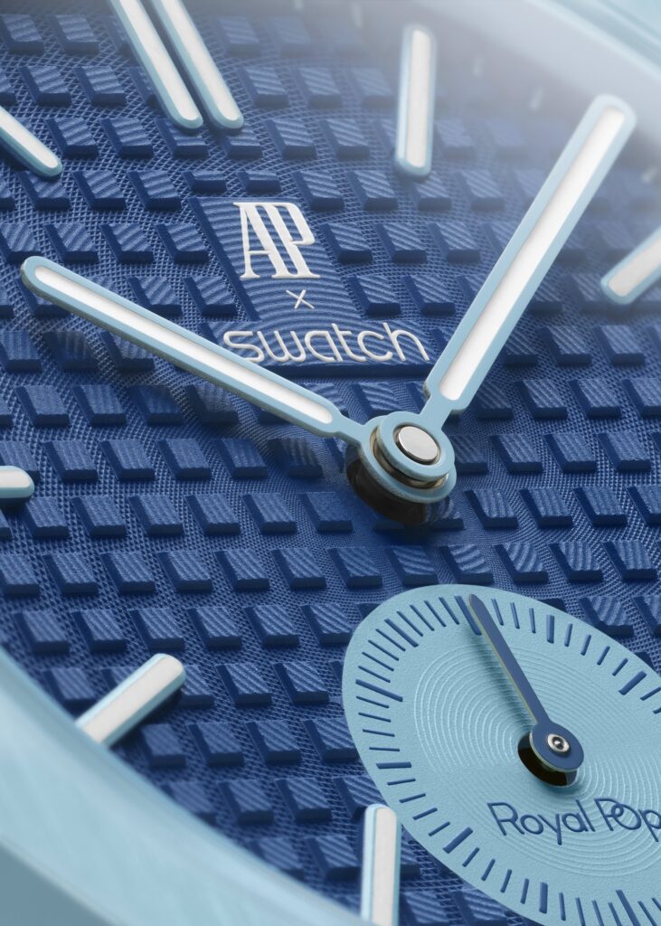 オーデマ ピゲ(Audemars Piguet)× スウォッチ(Swatch)コラボ「Royal Pop」:発売日・価格・販売店舗・全8モデルを徹底解説 32 sc01 26 Bioceramic Royal Pop LAN BA Close up DIAL HD