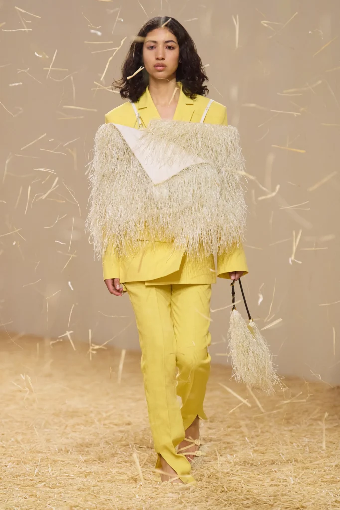 00047 jacquemus spring 2023 ready to wear credit gorunway