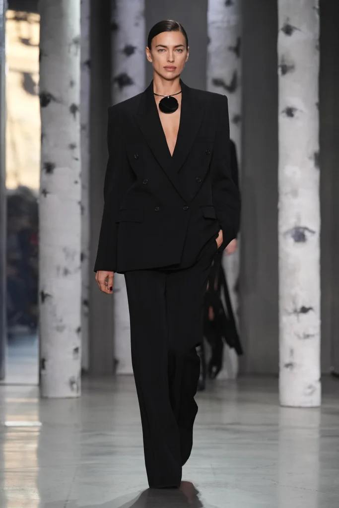 00032 michael kors fall 2023 ready to wear credit gorunway