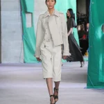 DT BURBERRY 2024 SS25 SEPTEMBER SHOW RUNWAY LOOK 02