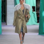 DT BURBERRY 2024 SS25 SEPTEMBER SHOW RUNWAY LOOK 04