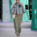 DT BURBERRY 2024 SS25 SEPTEMBER SHOW RUNWAY LOOK 05