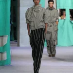 DT BURBERRY 2024 SS25 SEPTEMBER SHOW RUNWAY LOOK 21