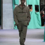 DT BURBERRY 2024 SS25 SEPTEMBER SHOW RUNWAY LOOK 39