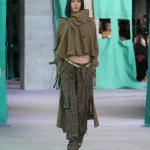 DT BURBERRY 2024 SS25 SEPTEMBER SHOW RUNWAY LOOK 42