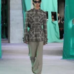 DT BURBERRY 2024 SS25 SEPTEMBER SHOW RUNWAY LOOK 47