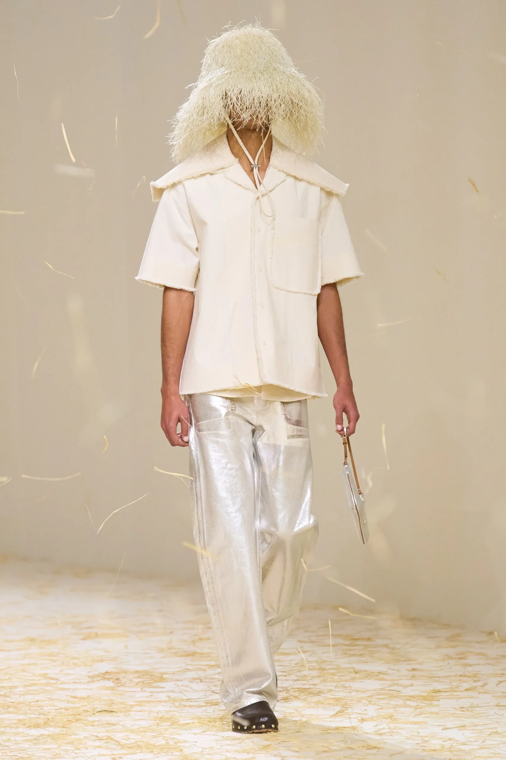 00012-jacquemus-spring-2023-ready-to-wear-credit-gorunway