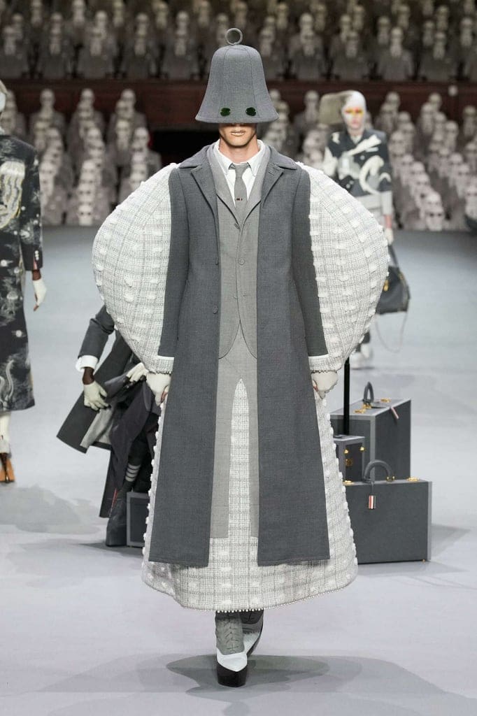 All the highlights from Paris Haute Couture Fashion Week Fall/Winter 2023-24 Collection 28 Look 9