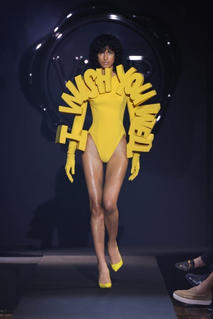 All the highlights from Paris Haute Couture Fashion Week Fall/Winter 2023-24 Collection 41 VIKTOR ROLF HC FW23 16