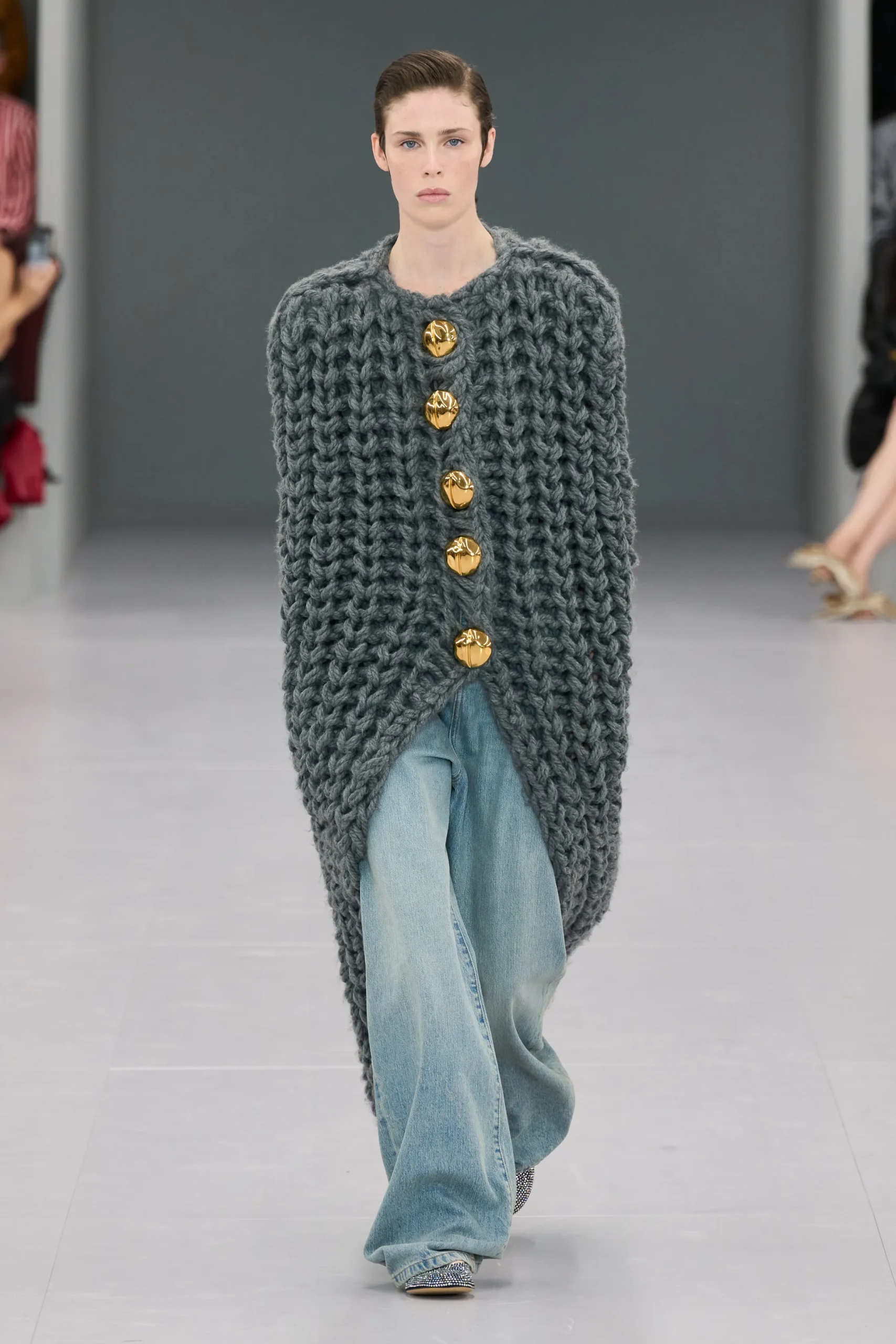 00002 Loewe Spring 2024 Ready To Wear   00002—loewe Spring 2024 Ready To Wear Scaled.webp