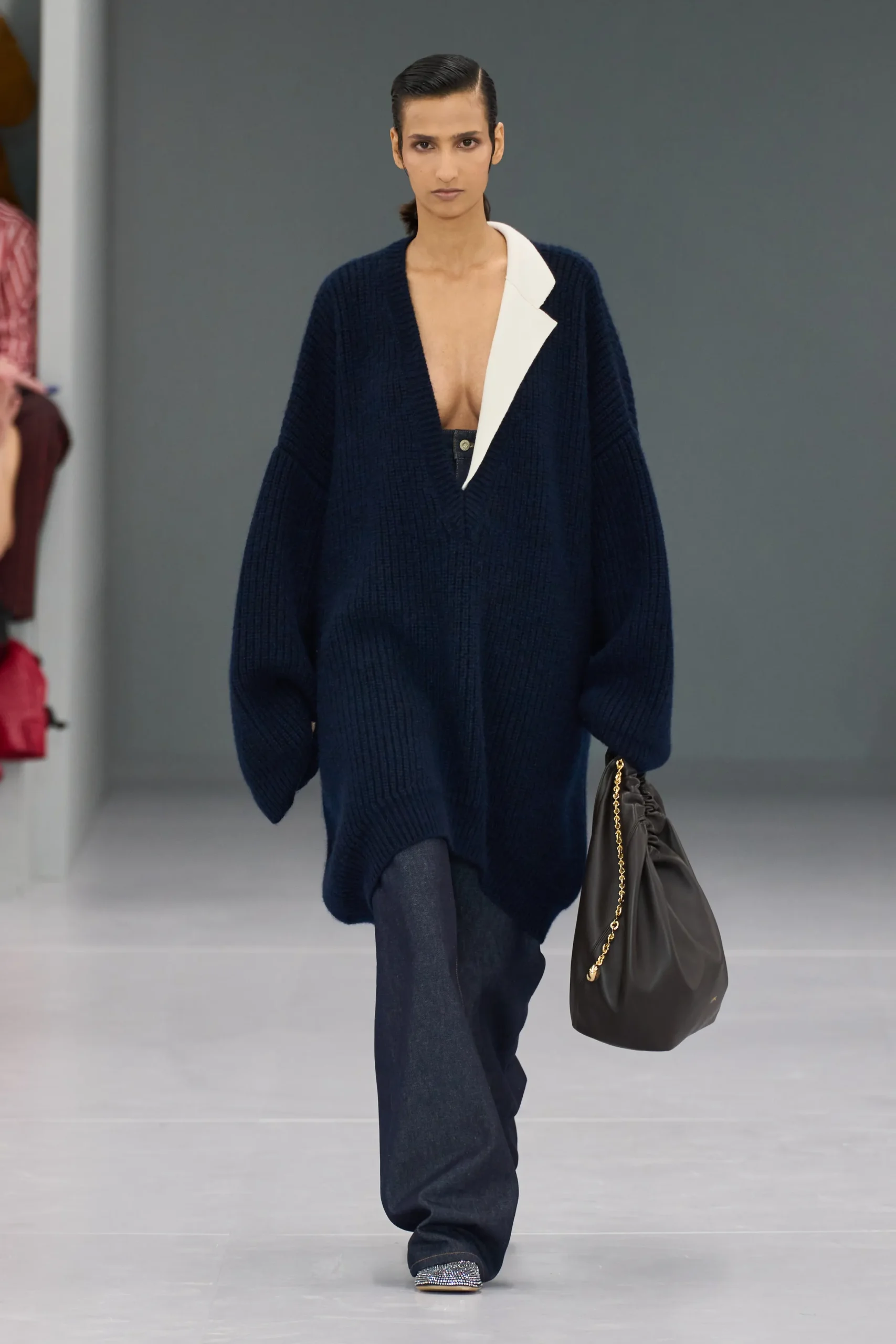 00011 Loewe Spring 2024 Ready To Wear   00011—loewe Spring 2024 Ready To Wear Scaled.webp