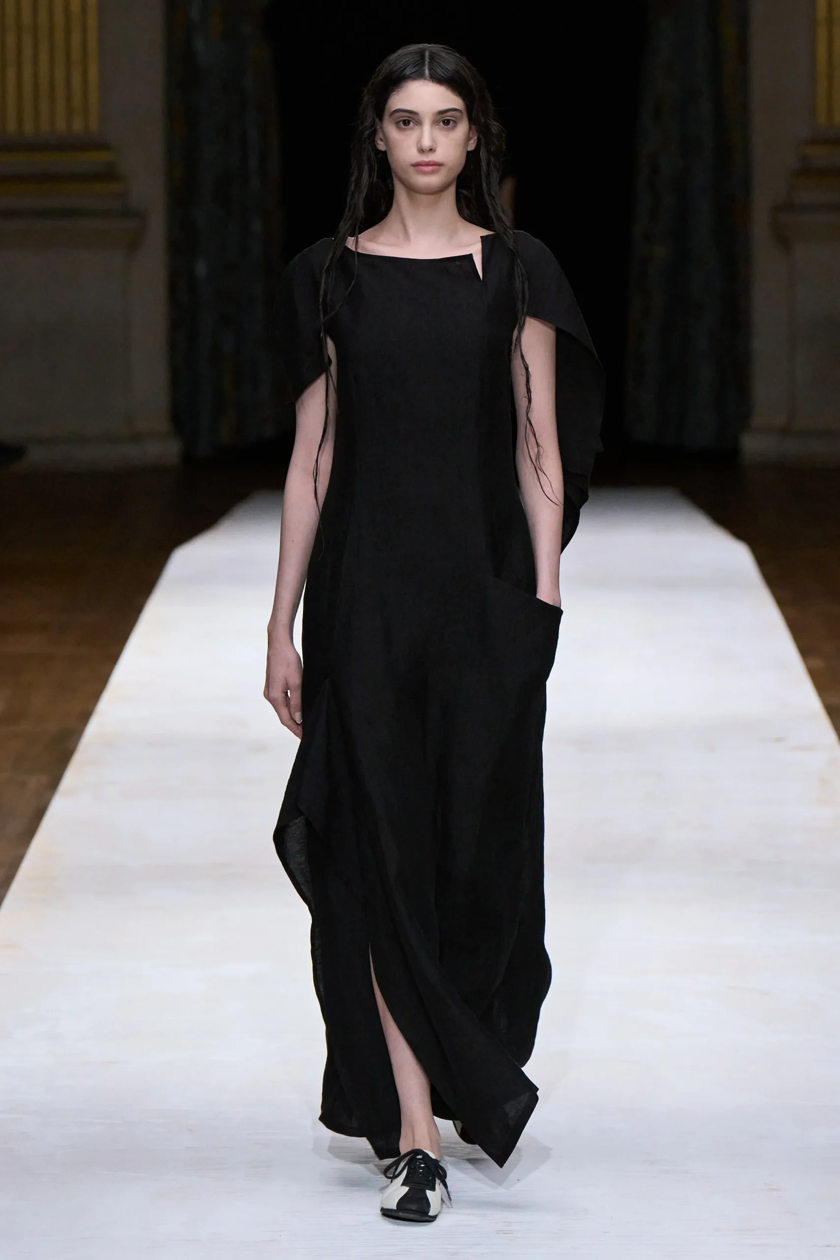 00041-yohji-yamamoto-spring-2024-ready-to-wear